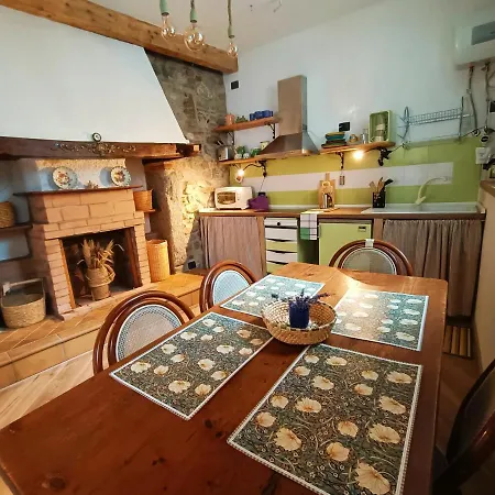 Nyaraló Casa Virginia Nel Borgo *