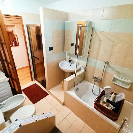 Casa Virginia Nel Borgo * ליירנה