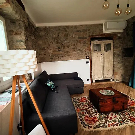 Casa Virginia Nel Borgo ליירנה