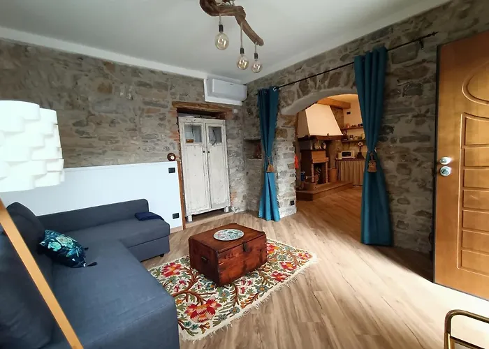 度假居 Casa Virginia Nel Borgo 列尔纳