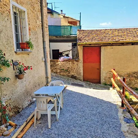 Casa Virginia Nel Borgo Hébergement de vacances Lierna